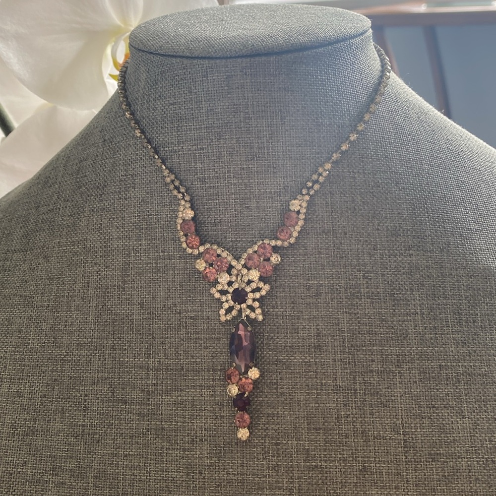 Vintage Rhinestone Necklace in Pink/Lilac